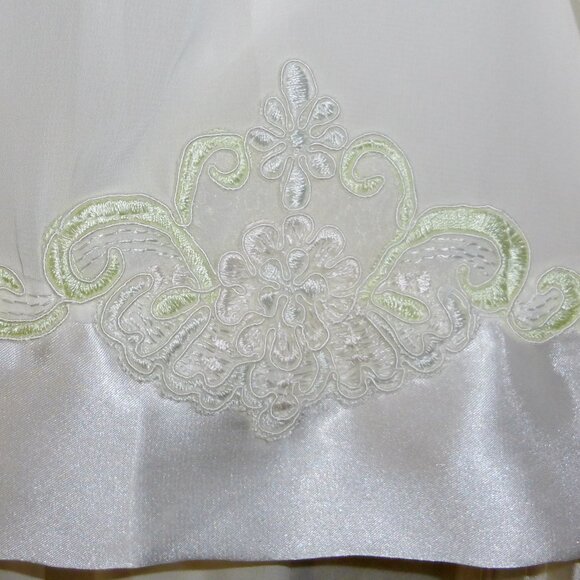 Vintage Embroidered Bridal White Sheer & Pleated Satin Nightgown Peignoir Set M - Picture 6 of 9